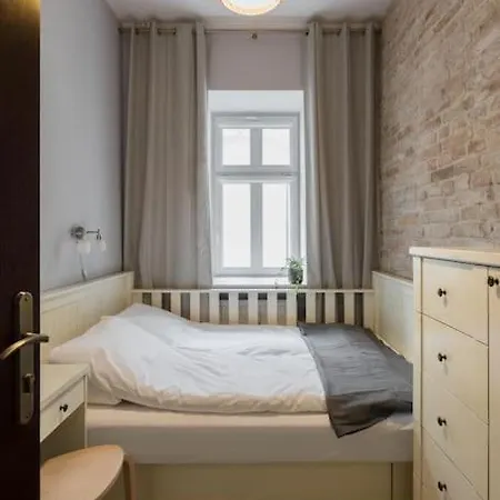 Spacious And Quiet In The Centre Poznan