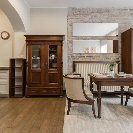 Spacious And Quiet In The Centre Apartment *