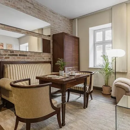 Spacious And Quiet In The Centre Apartment Poznan