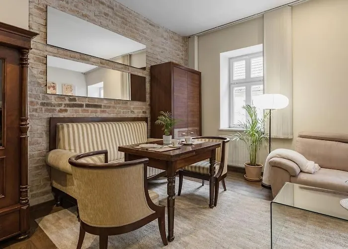 Spacious And Quiet In The Centre 아파트 포즈난